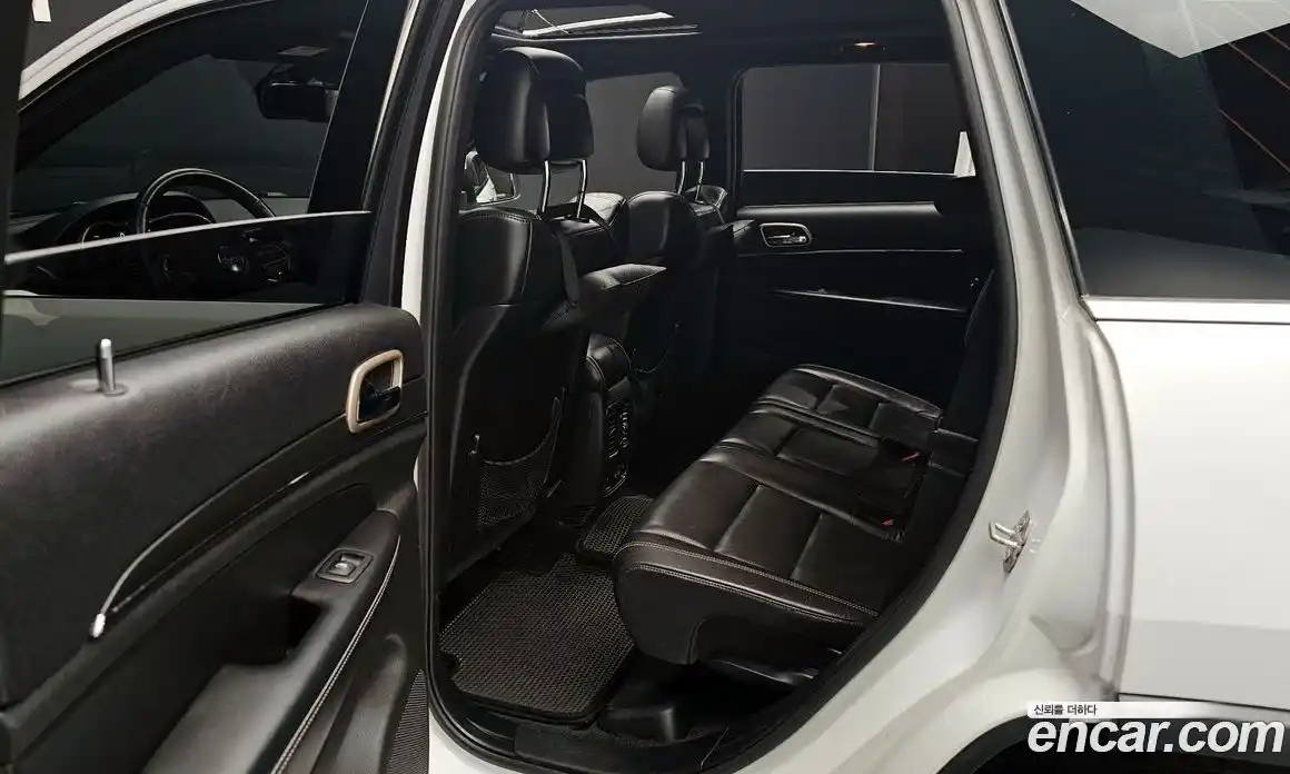 Jeep Cherokee 2015 3.6 гидро в Москве № 725327, фото 12