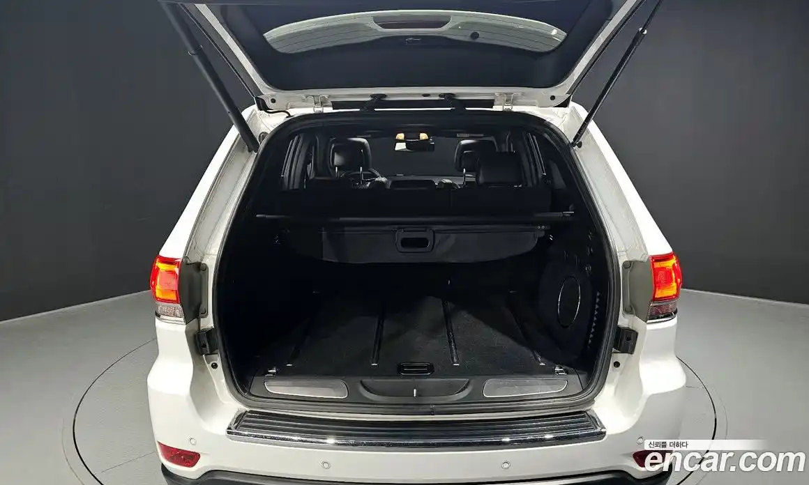 Jeep Cherokee 2015 3.6 гидро в Москве № 725327, фото 20