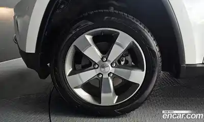 Jeep Cherokee 2015 3.6 гидро в Москве № 725327, миниатюра 5