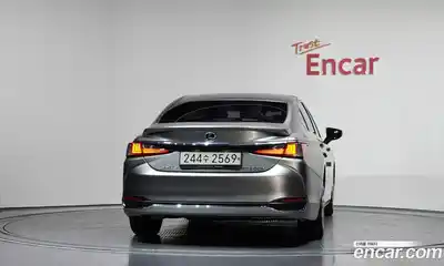 Lexus ES 2018 2.5 гидро в Москве № 766898, миниатюра 4