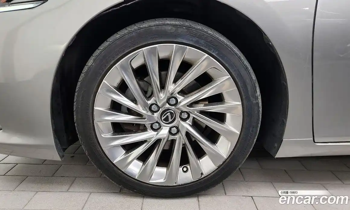 Lexus ES 2018 2.5 гидро в Москве № 766898, фото 5