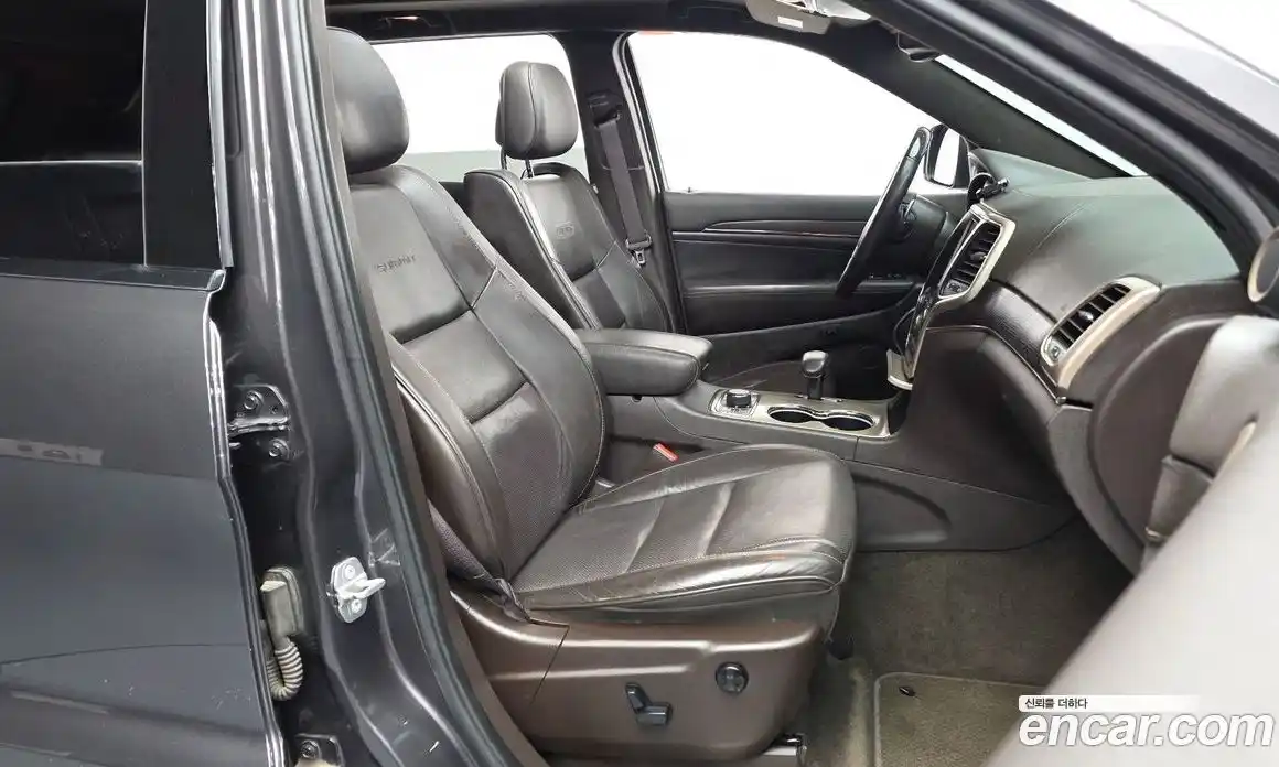 Jeep Cherokee 2015 3.0 гидро в Москве № 826648, фото 11