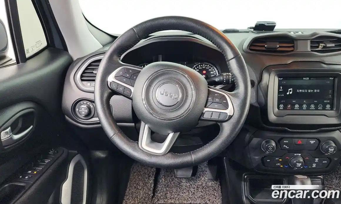 Jeep Renegade 2018 2.4 гидро в Москве № 862822, фото 13