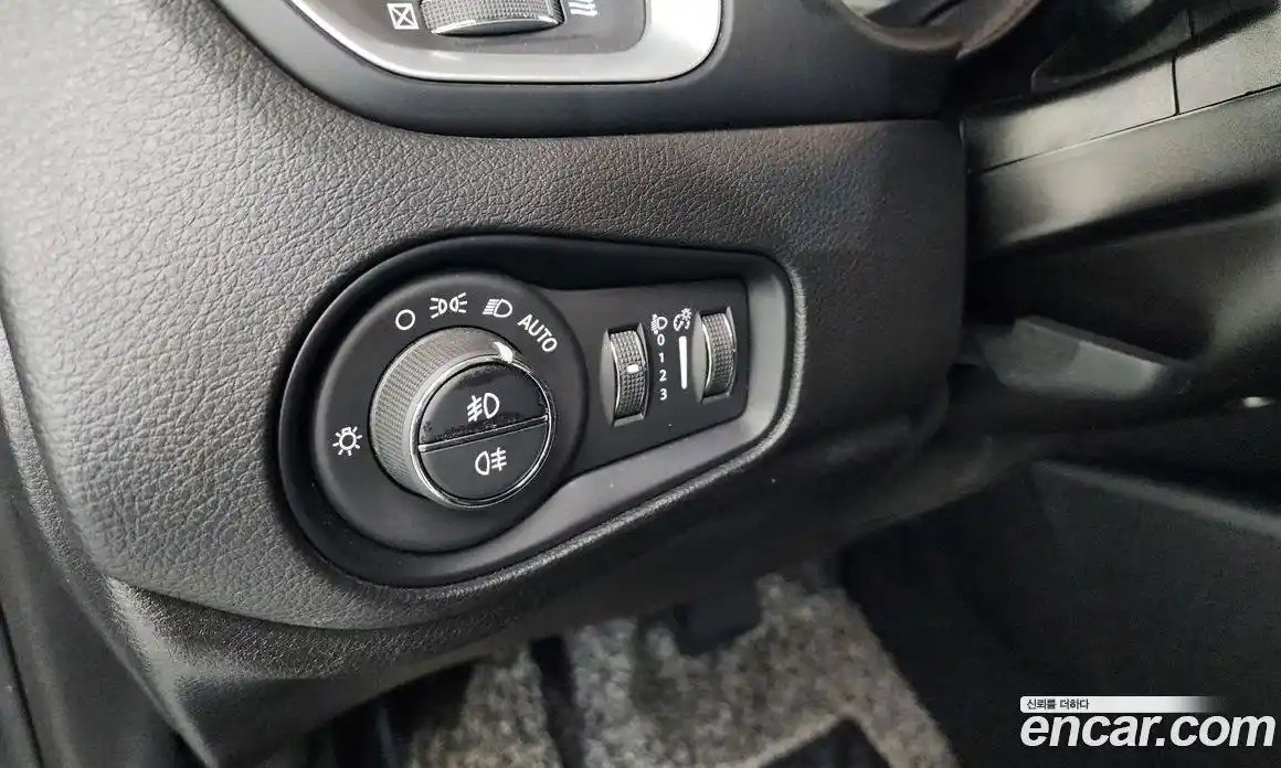 Jeep Renegade 2018 2.4 гидро в Москве № 862822, фото 19