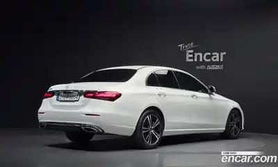 Mercedes-Benz E-Class 2021 2.0 гидро, миниатюра 2