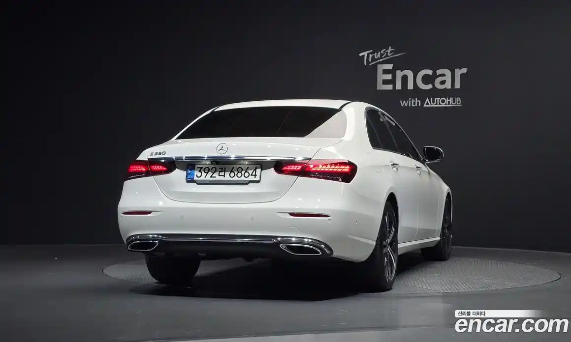 Mercedes-Benz E-Class 2021 2.0 гидро, фото 4