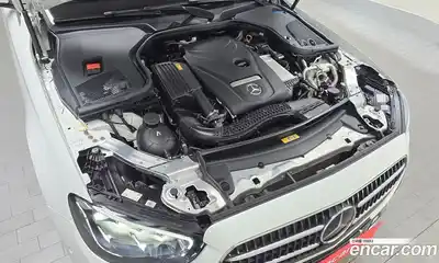 Mercedes-Benz E-Class 2021 2.0 гидро, миниатюра 6
