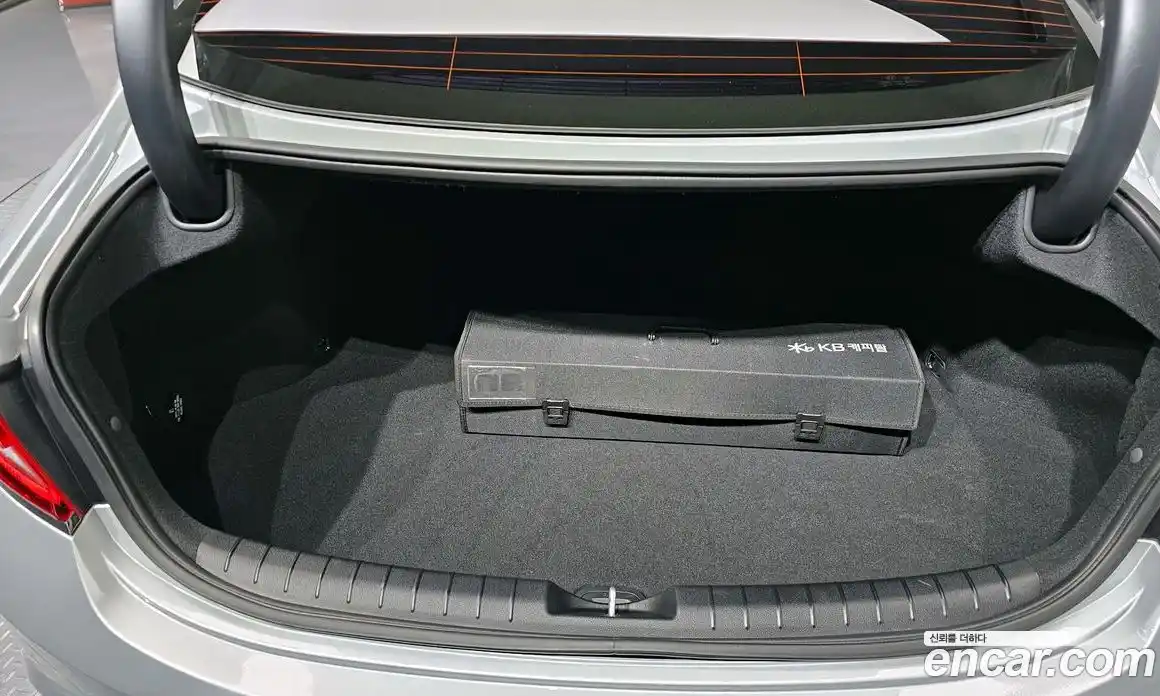 Hyundai Grandeur 2016 2.4 Автомат в Москве № 970681, фото 20