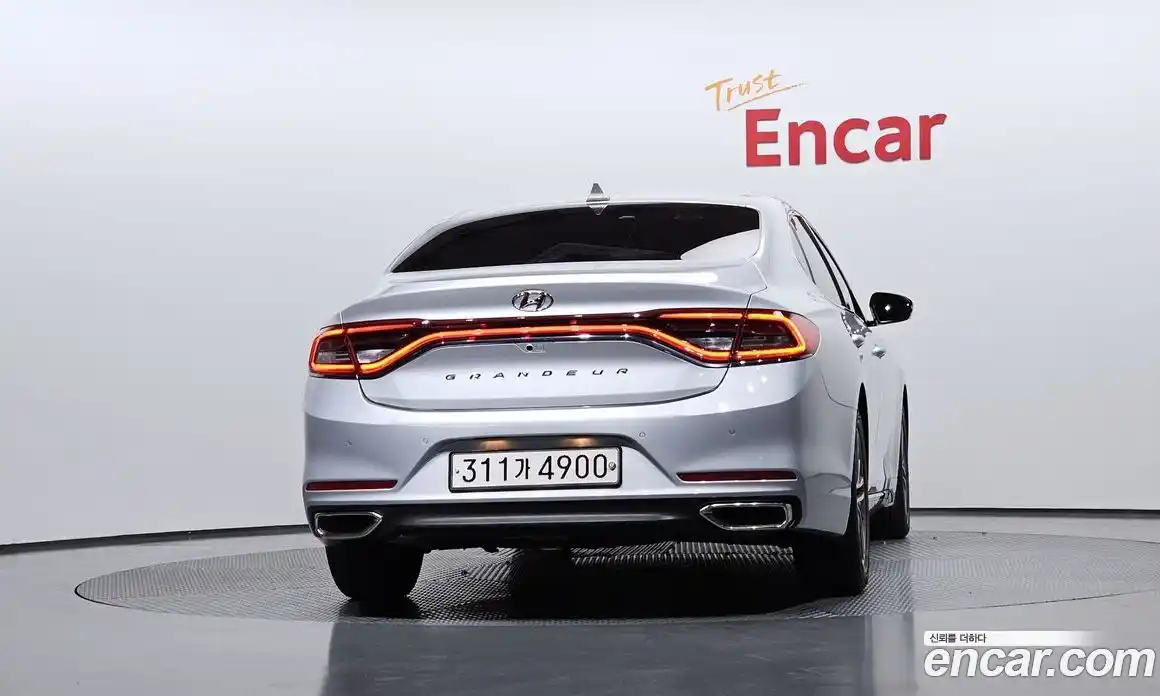 Hyundai Grandeur 2016 2.4 Автомат в Москве № 970681, фото 4