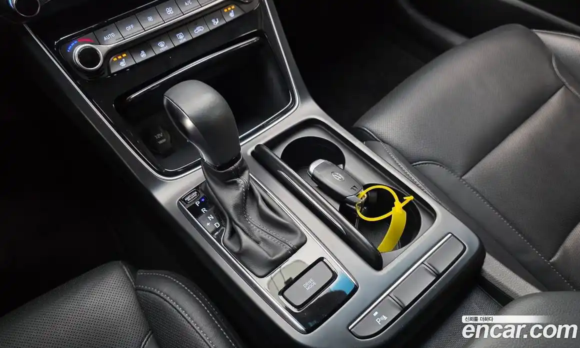 Hyundai Grandeur 2016 2.4 Автомат в Москве № 970681, фото 9