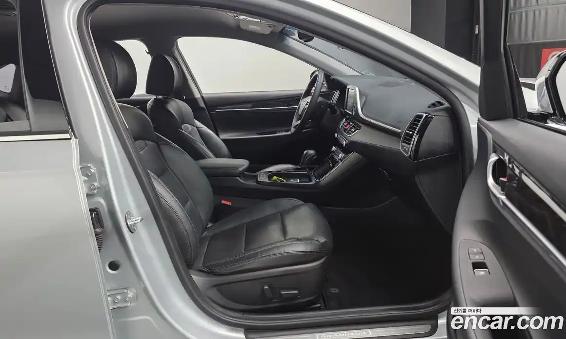 Hyundai Grandeur 2016 2.4 Автомат в Москве № 970681, фото 10