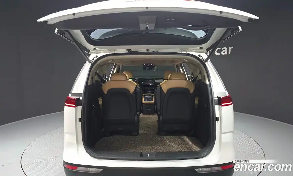 Kia Canival 2022 3.5 Автомат в Москве № 972683, фото 20