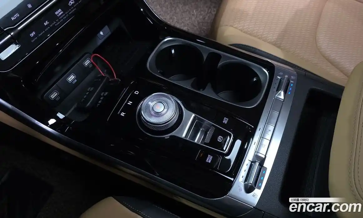 Kia Canival 2022 3.5 Автомат в Москве № 972683, фото 9