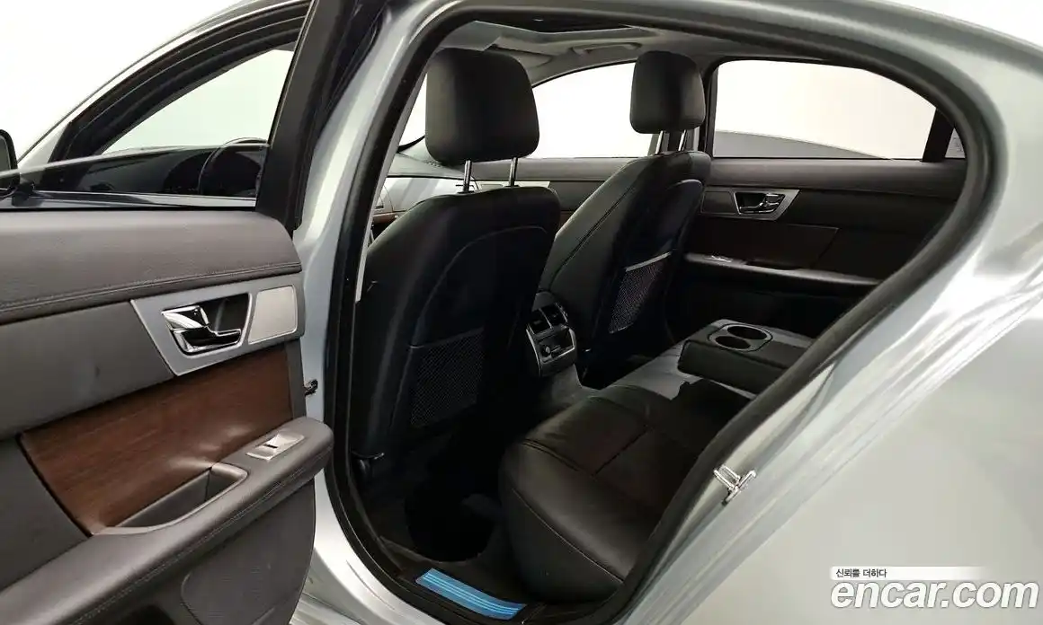 Jaguar XF 2015 2.0 гидро в Москве № 976475, фото 11