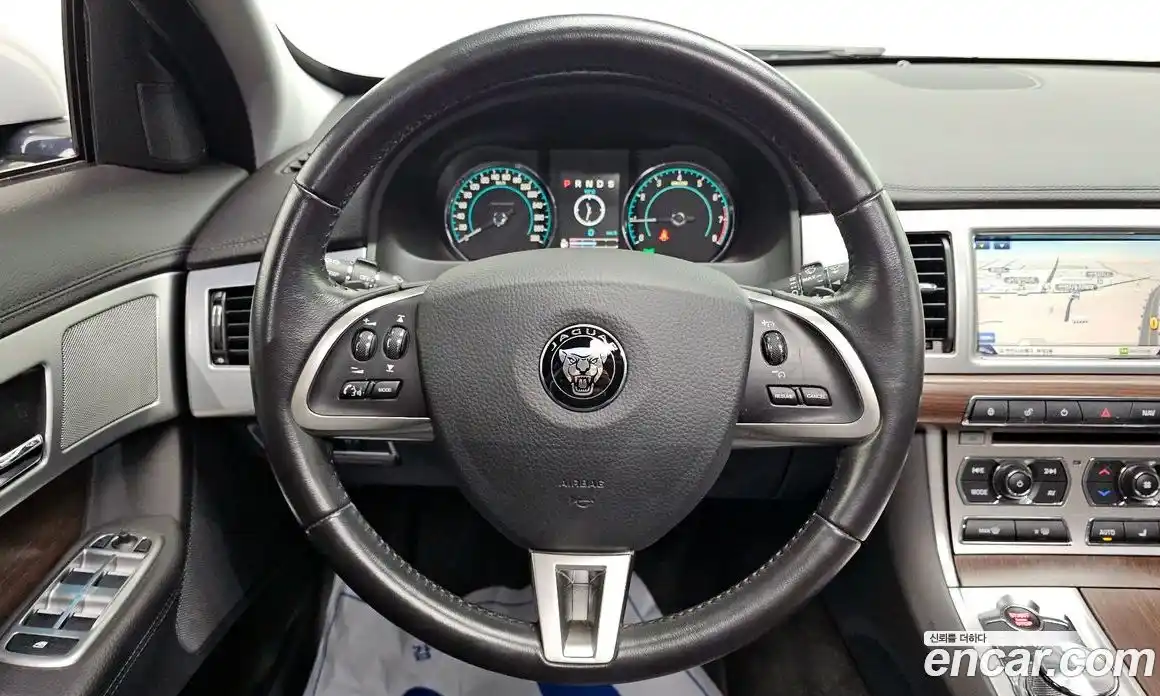 Jaguar XF 2015 2.0 гидро в Москве № 976475, фото 15