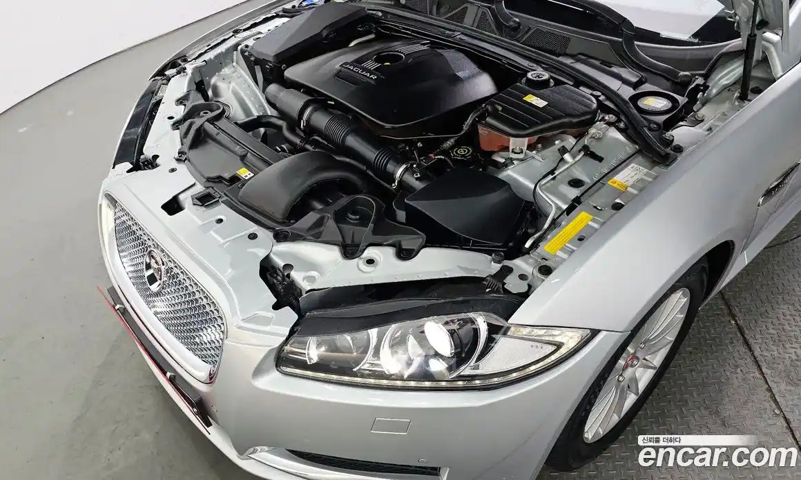 Jaguar XF 2015 2.0 гидро в Москве № 976475, фото 6