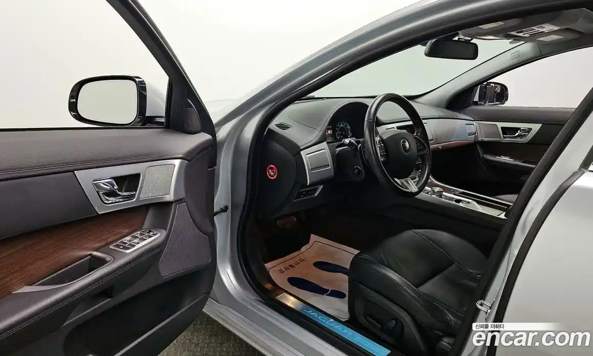 Jaguar XF 2015 2.0 гидро в Москве № 976475, фото 10