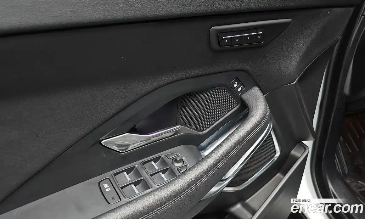 Jaguar E-Pace 2020 2.0 гидро в Москве № 976481, фото 17