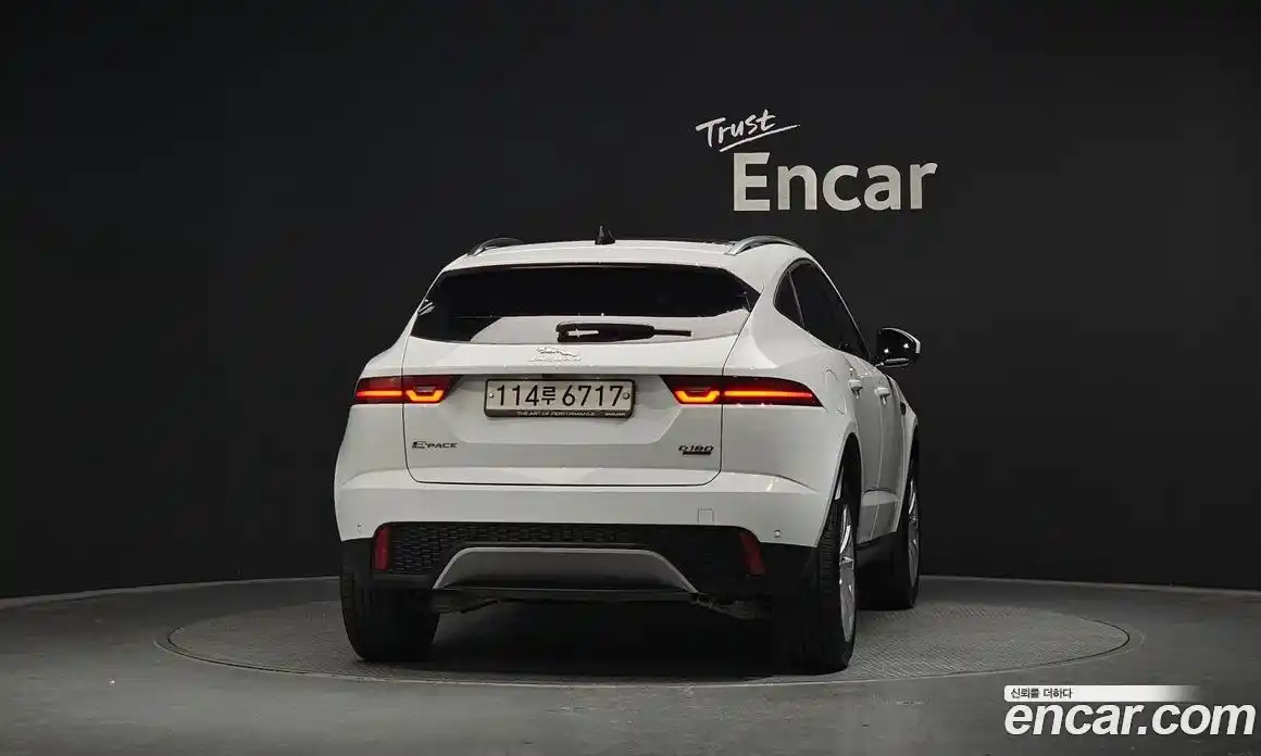 Jaguar E-Pace 2020 2.0 гидро в Москве № 976481, фото 4