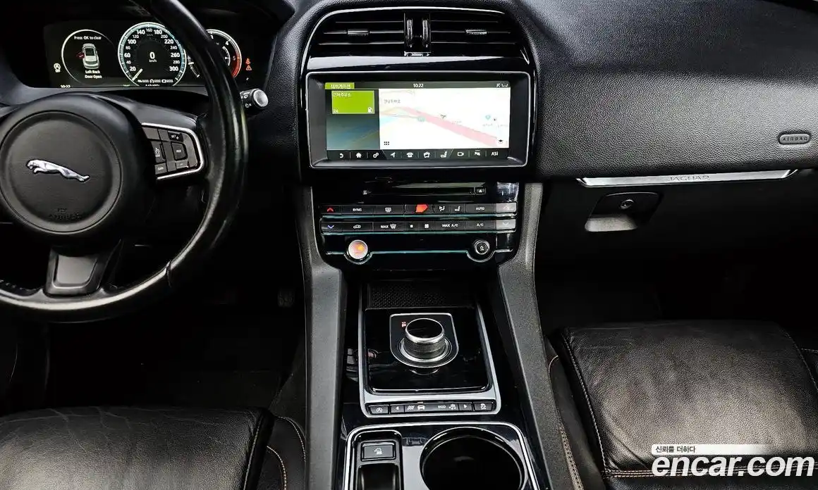 Jaguar F-Pace 2016 2.0 гидро в Москве № 976535, фото 14
