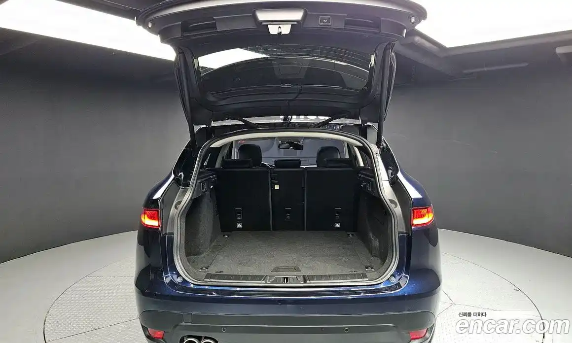 Jaguar F-Pace 2016 2.0 гидро в Москве № 976535, фото 20