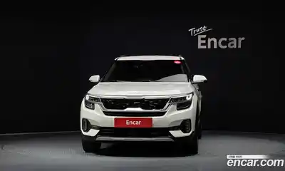 Kia Seltos 2022 1.6 Автомат в Москве № 1002942, миниатюра 3