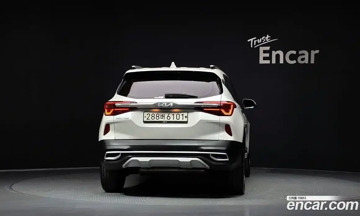 Kia Seltos 2022 1.6 Автомат в Москве № 1002942, фото 4