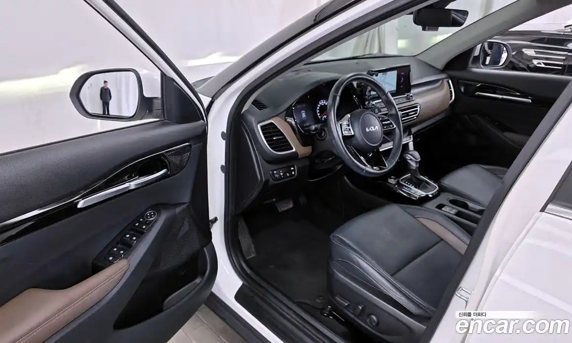 Kia Seltos 2022 1.6 Автомат в Москве № 1002942, фото 10