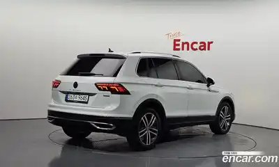 Volkswagen Tiguan 2022 2.0 гидро в Москве № 1014617, миниатюра 2