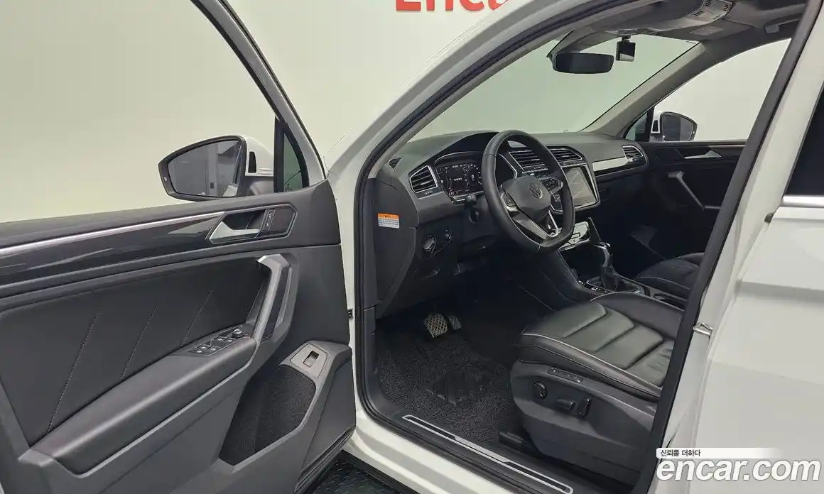Volkswagen Tiguan 2022 2.0 гидро в Москве № 1014617, фото 10