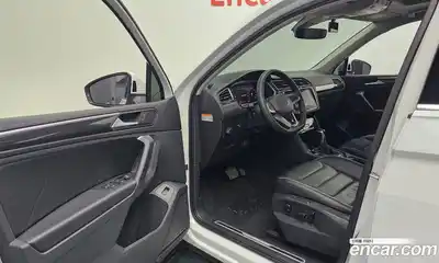Volkswagen Tiguan 2022 2.0 гидро в Москве № 1014617, миниатюра 10