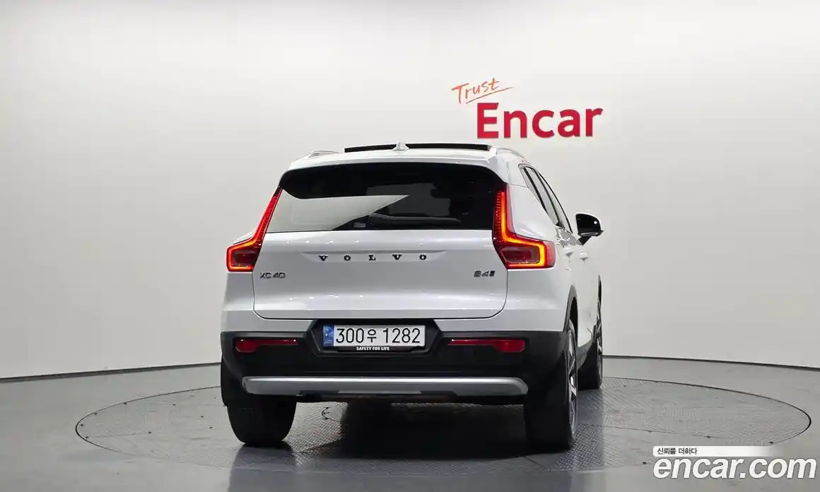 Volvo XC40 2022 2.0 гидро в Москве № 155497, фото 4