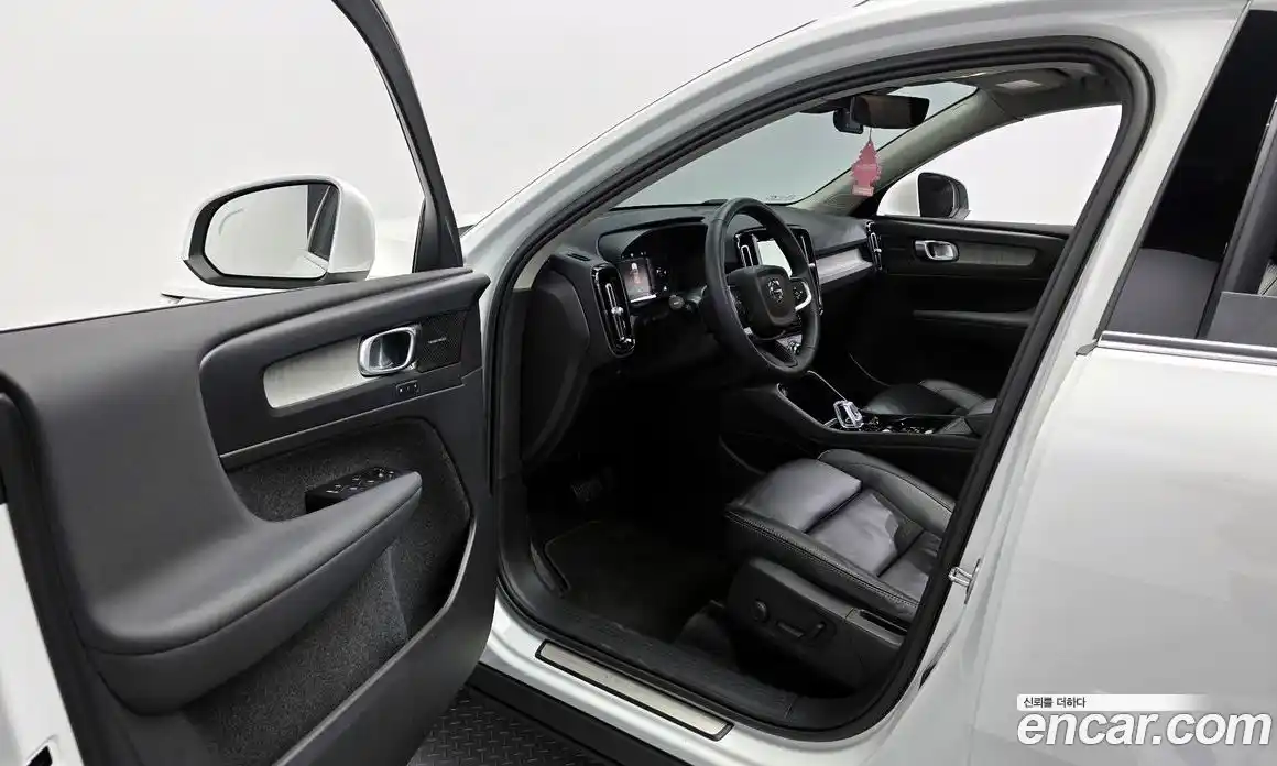 Volvo XC40 2022 2.0 гидро в Москве № 155497, фото 10