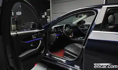 Mercedes-Benz E-Class 2018 1.9 гидро в Москве № 161588, миниатюра 11