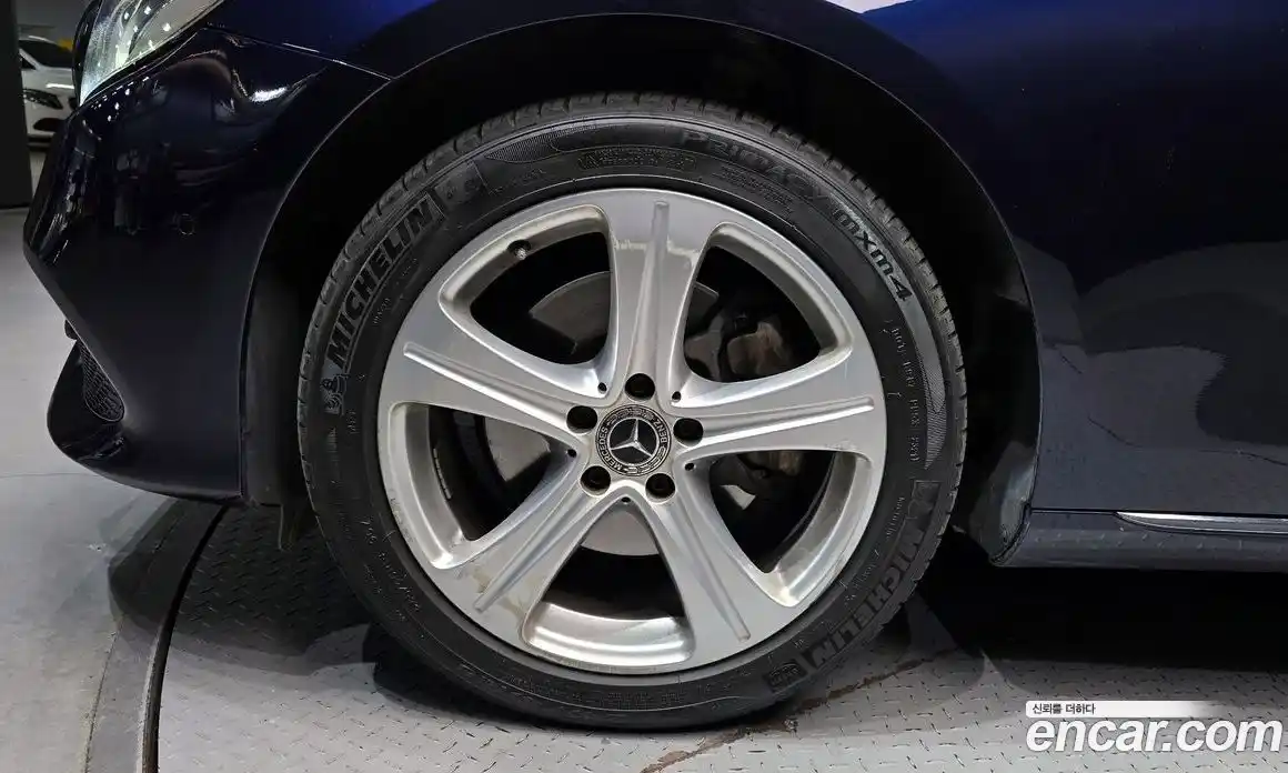 Mercedes-Benz E-Class 2018 1.9 гидро в Москве № 161588, фото 5