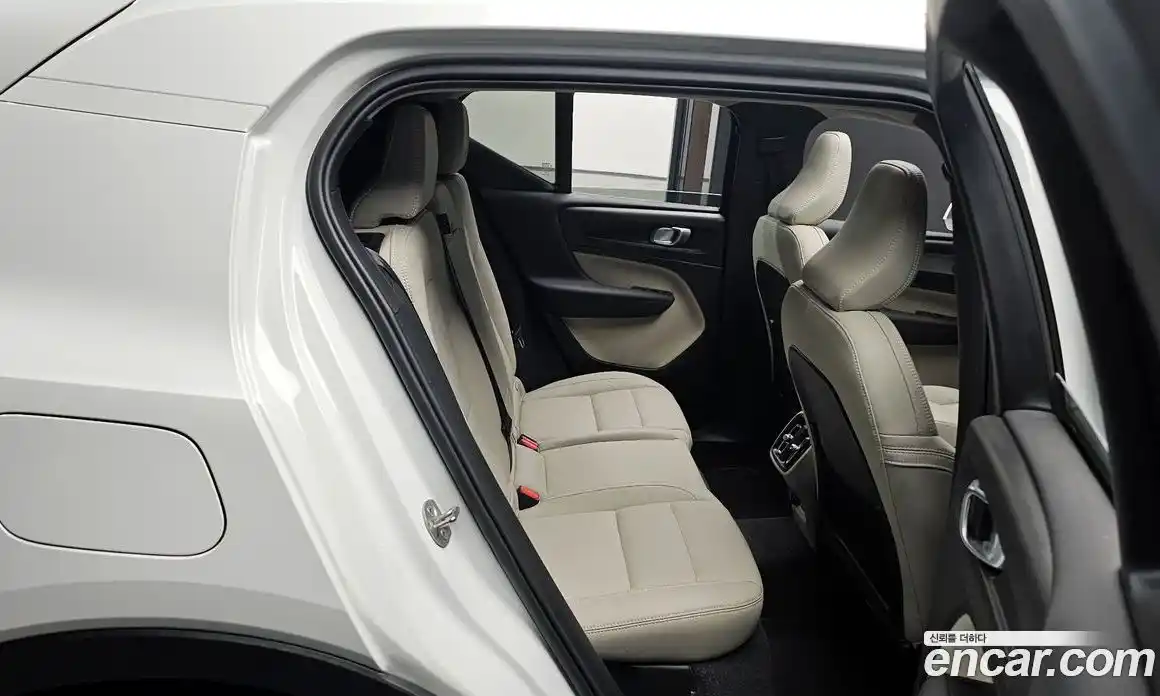 Volvo XC40 2024 2.0 гидро в Москве № 164166, фото 11