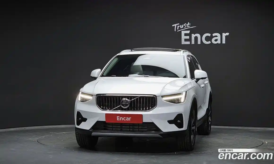 Volvo XC40 2024 2.0 гидро в Москве № 164166, фото 3