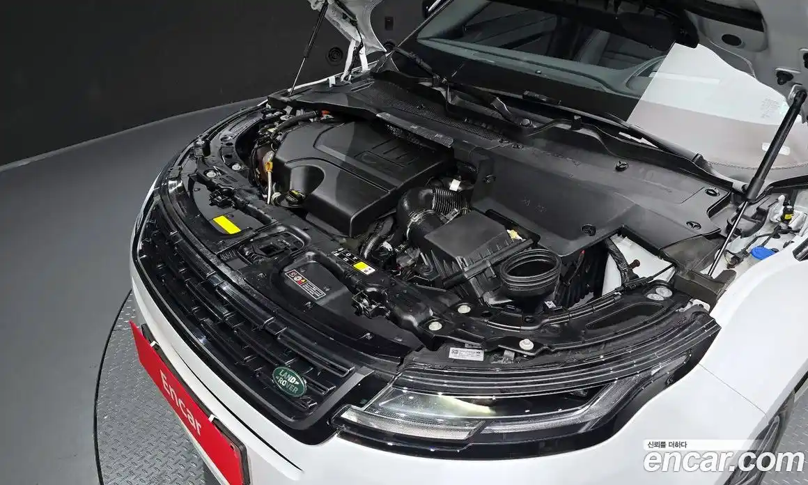 Land Rover Range-Rover Evoque 2024 2.0 гидро в Москве № 165953, фото 6