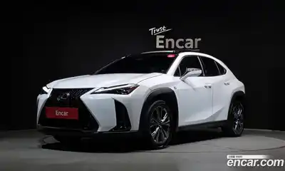 Lexus UX, 2024