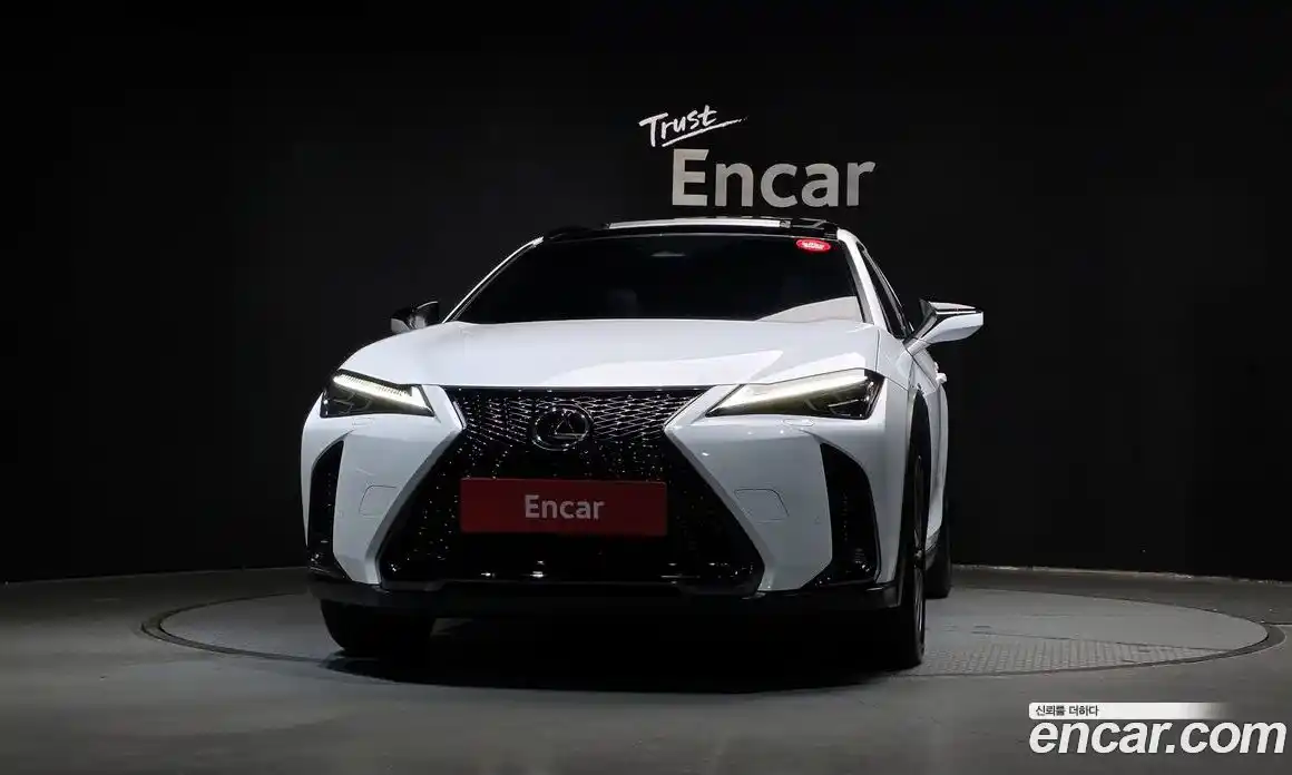 Lexus UX 2024 2.0 гидро в Москве № 168033, фото 3
