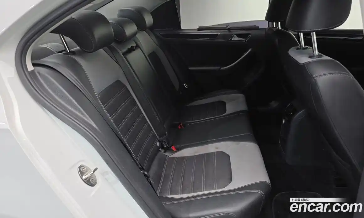 Volkswagen Jetta 2015 2.0 гидро в Москве № 168795, фото 12