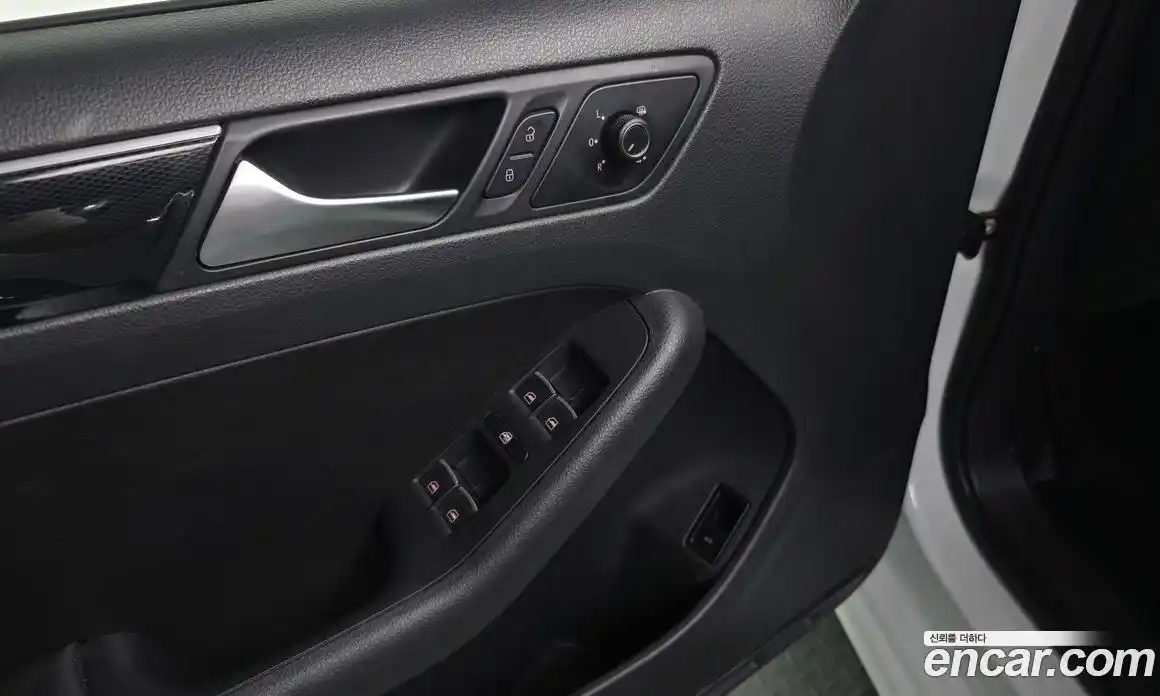 Volkswagen Jetta 2015 2.0 гидро в Москве № 168795, фото 17