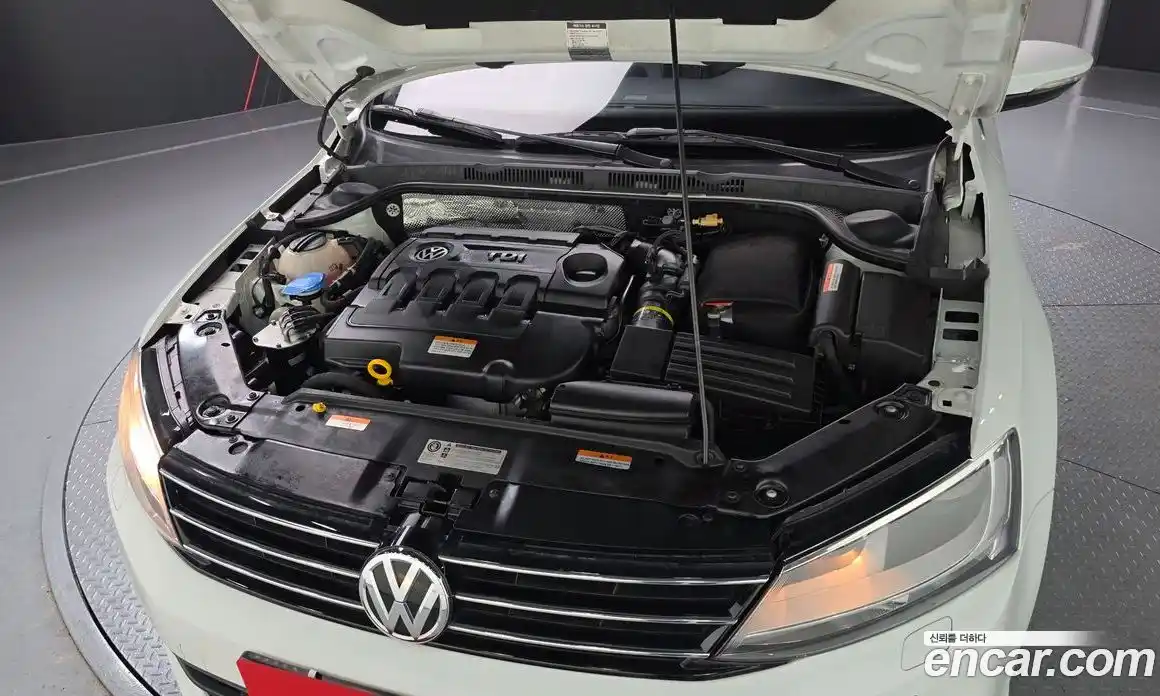 Volkswagen Jetta 2015 2.0 гидро в Москве № 168795, фото 6