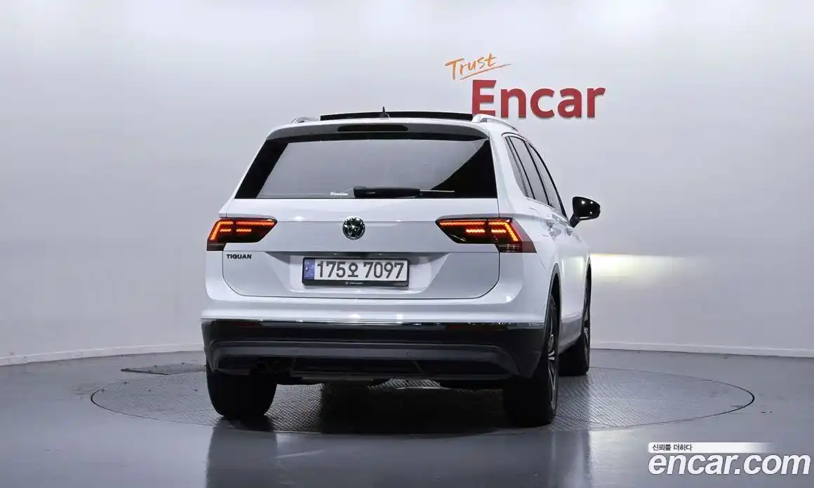 Volkswagen Tiguan 2020 2.0 гидро в Москве № 168885, фото 4