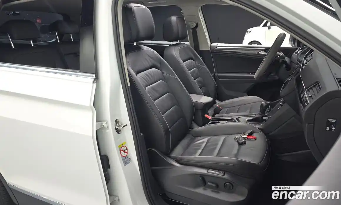 Volkswagen Tiguan 2020 2.0 гидро в Москве № 168885, фото 10