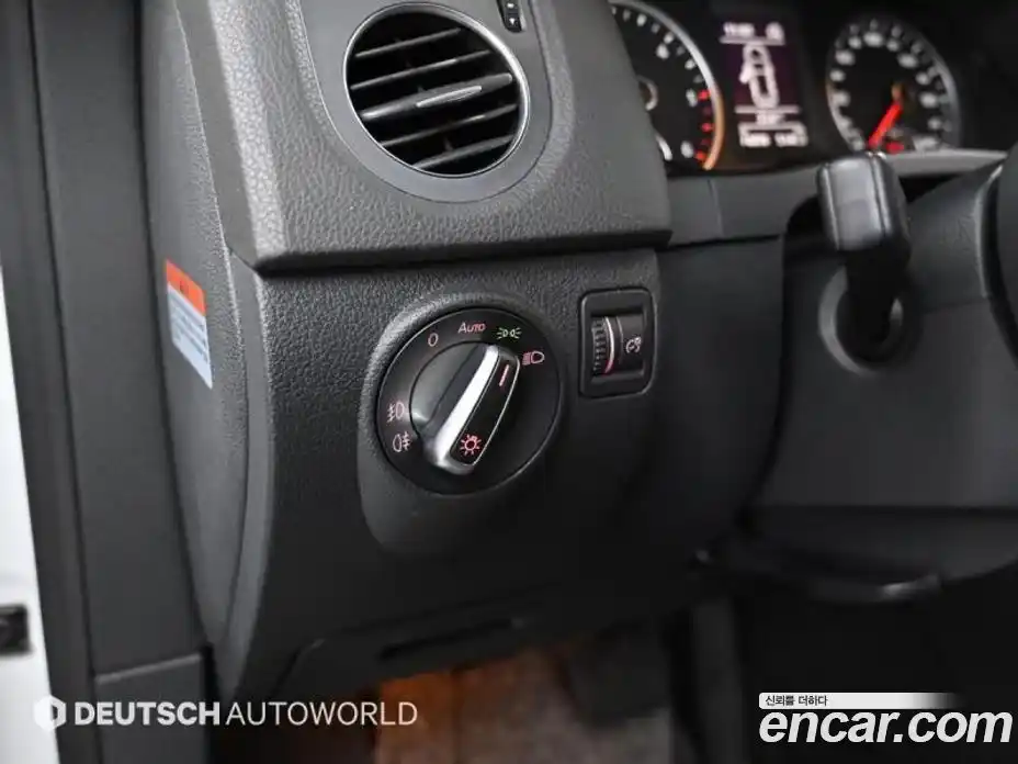 Volkswagen Tiguan 2015 2.0 гидро в Москве № 169214, фото 16