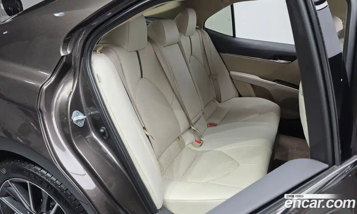 Toyota Camry 2021 2.5 гидро в Москве № 170296, фото 12