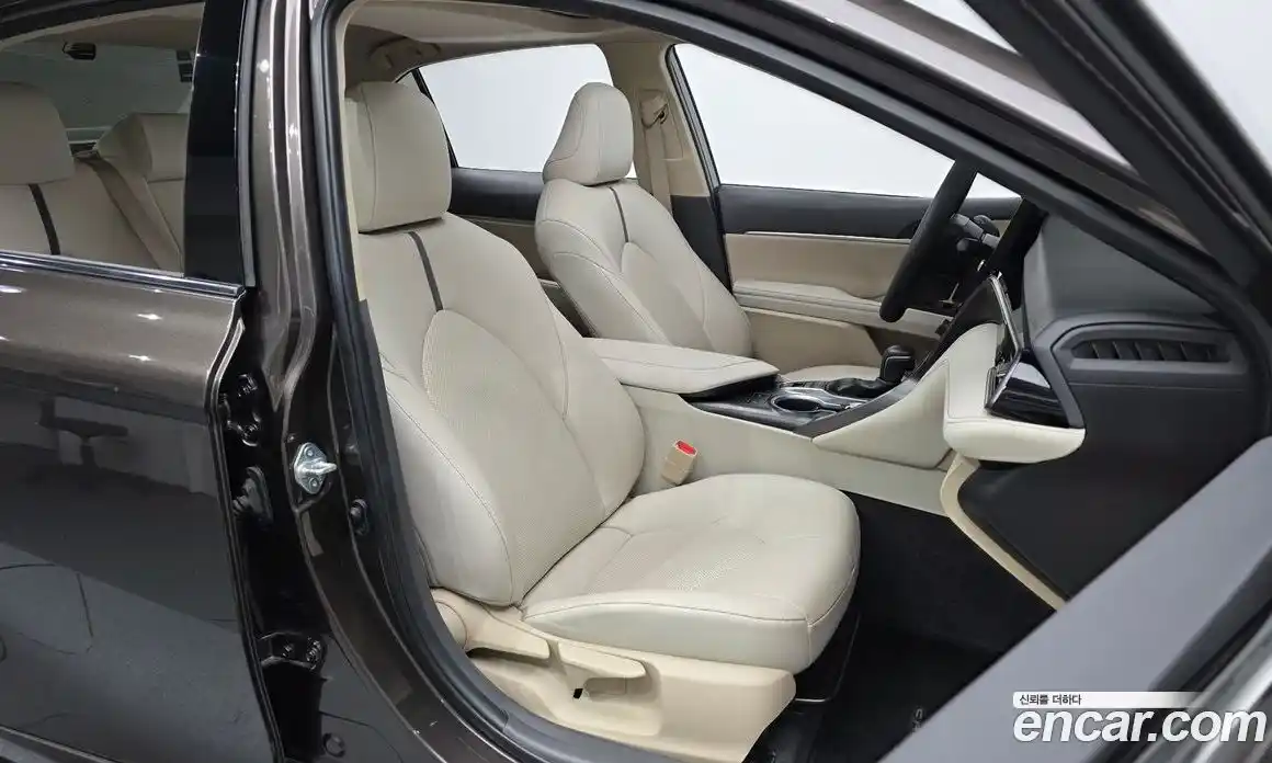 Toyota Camry 2021 2.5 гидро в Москве № 170296, фото 10