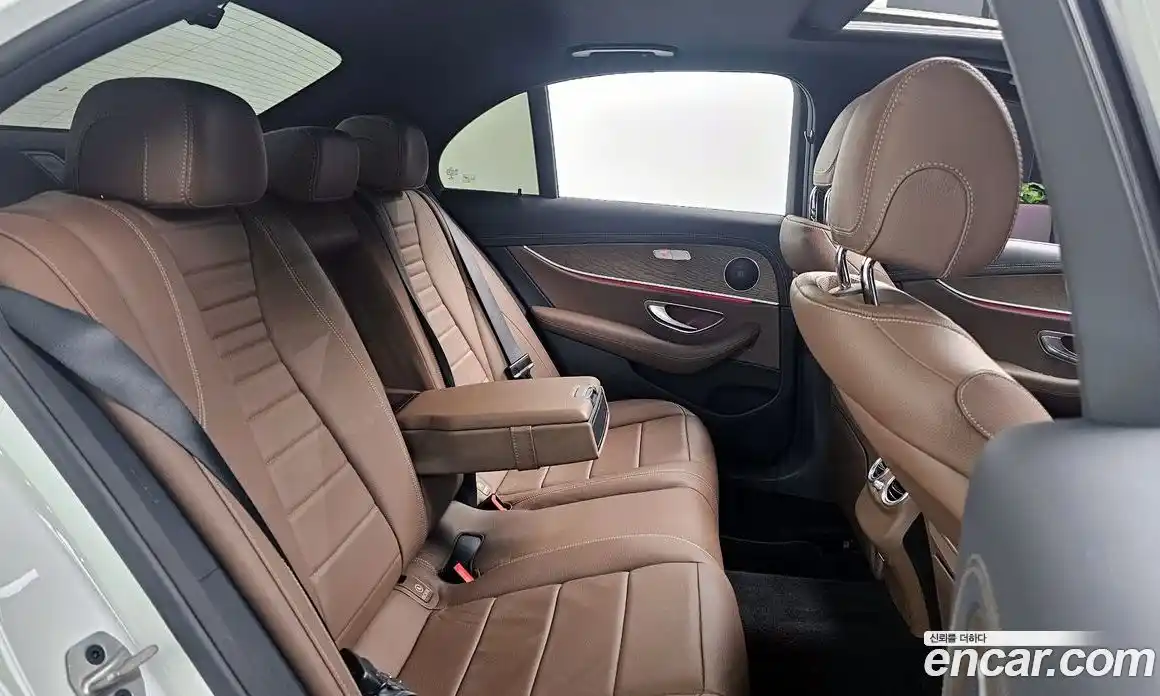 Mercedes-Benz E-Class 2022 2.0 гидро в Москве, фото 12