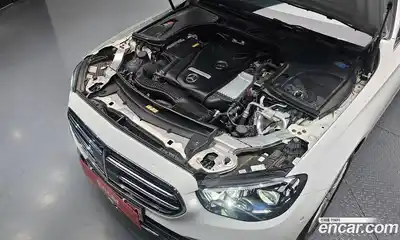 Mercedes-Benz E-Class 2022 2.0 гидро в Москве, миниатюра 6